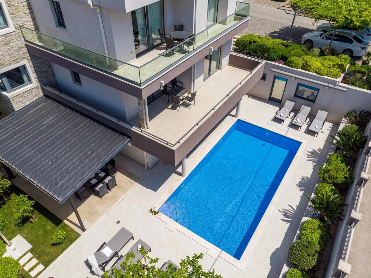 Luxury Villa Lucas With Heated Pool, Whirlpool, Sauna, 14 Pax Podstrana Exterior photo