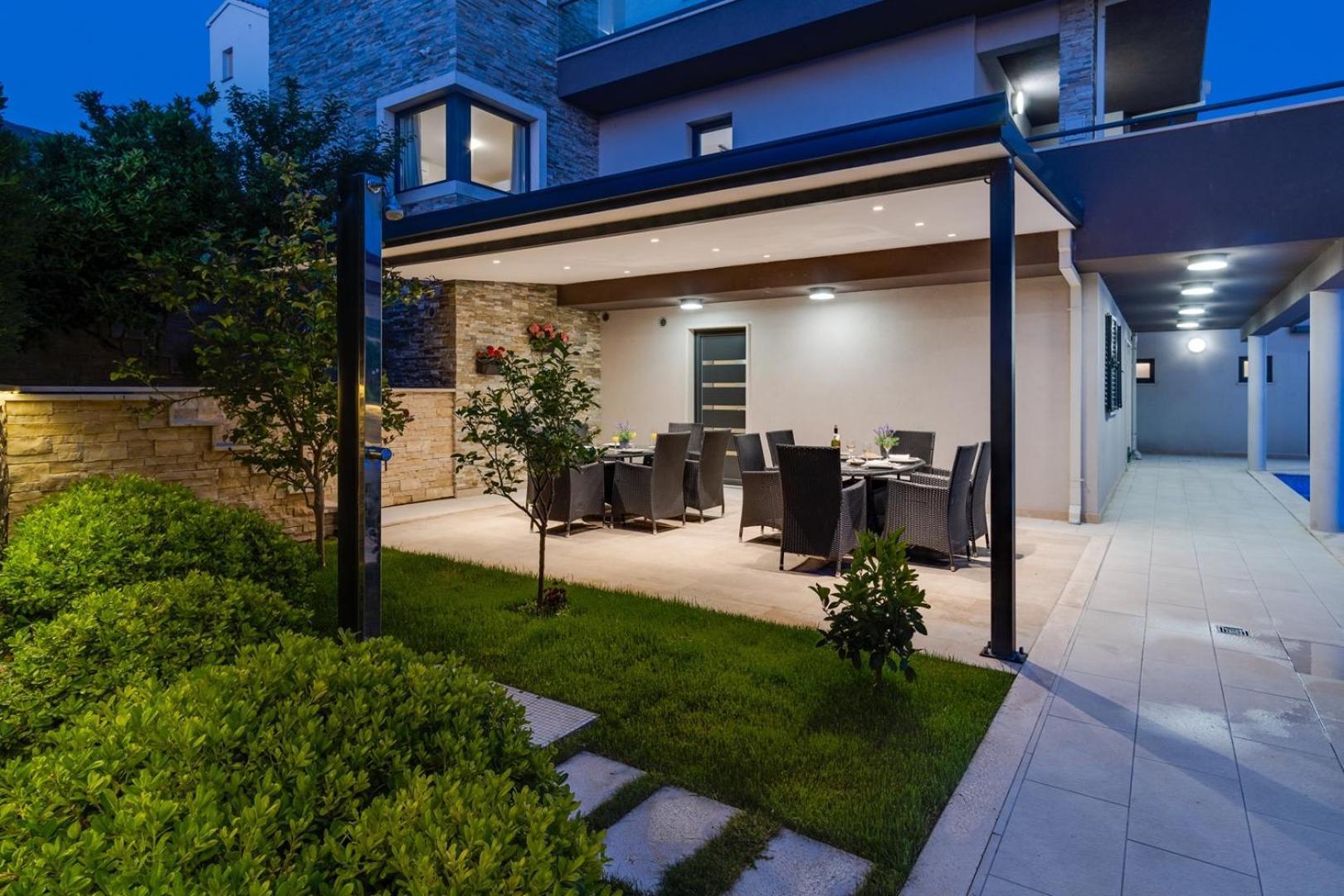 Luxury Villa Lucas With Heated Pool, Whirlpool, Sauna, 14 Pax Podstrana Exterior photo