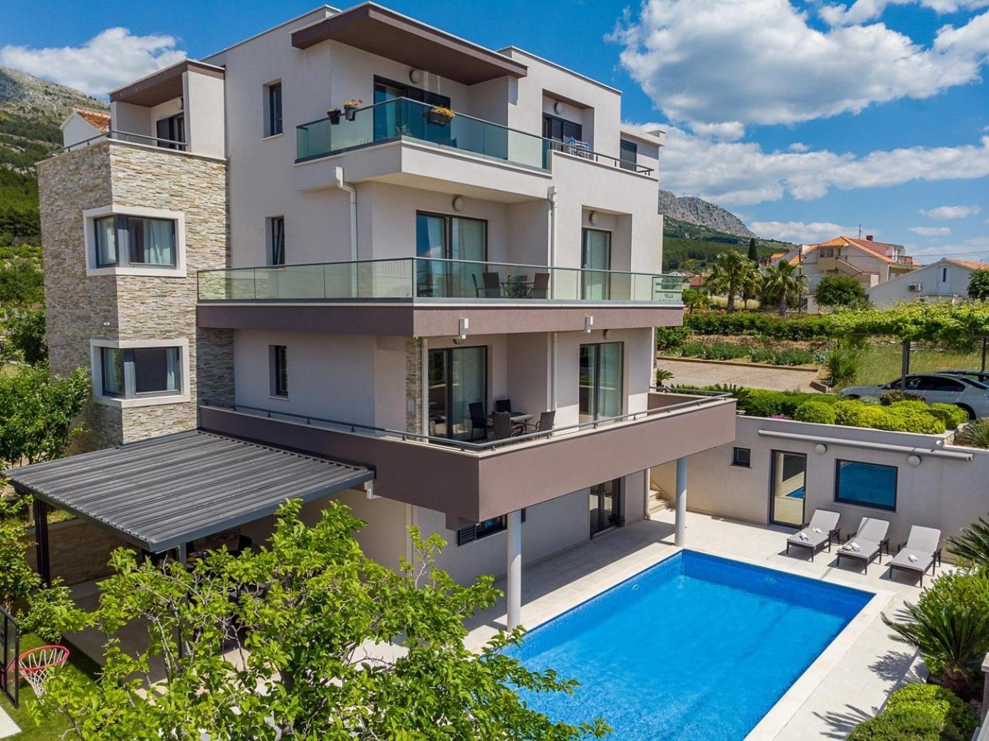 Luxury Villa Lucas With Heated Pool, Whirlpool, Sauna, 14 Pax Podstrana Exterior photo