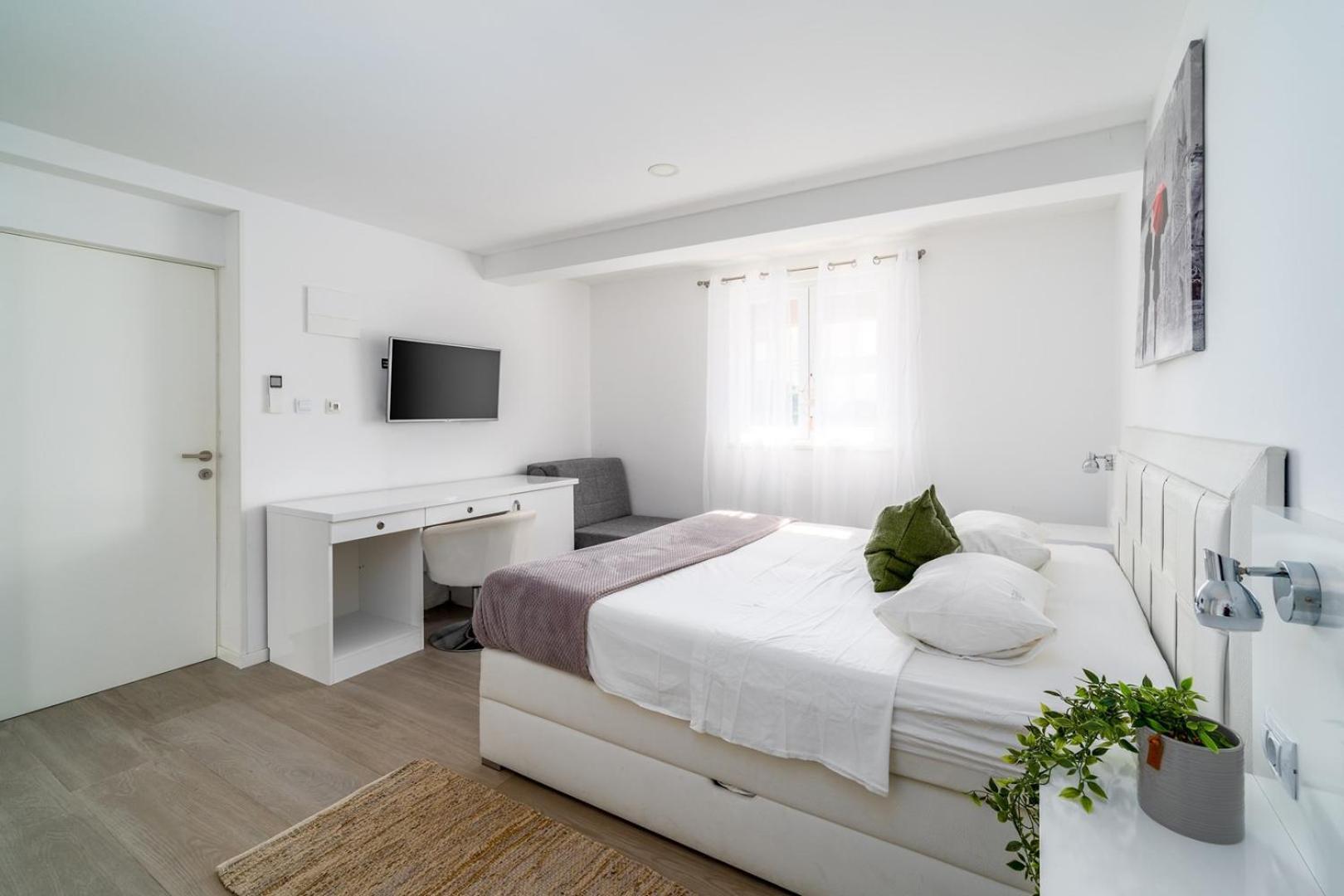 Luxury Villa Lucas With Heated Pool, Whirlpool, Sauna, 14 Pax Podstrana Exterior photo